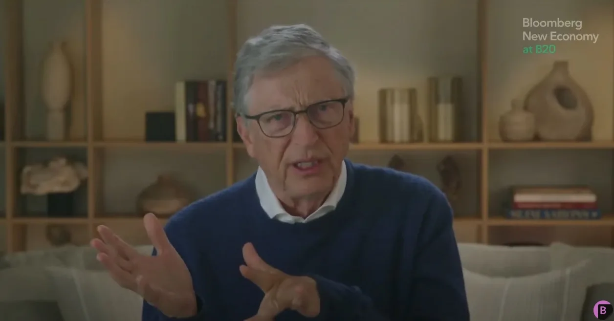 Bill Gates durante o Bloomberg New Economy