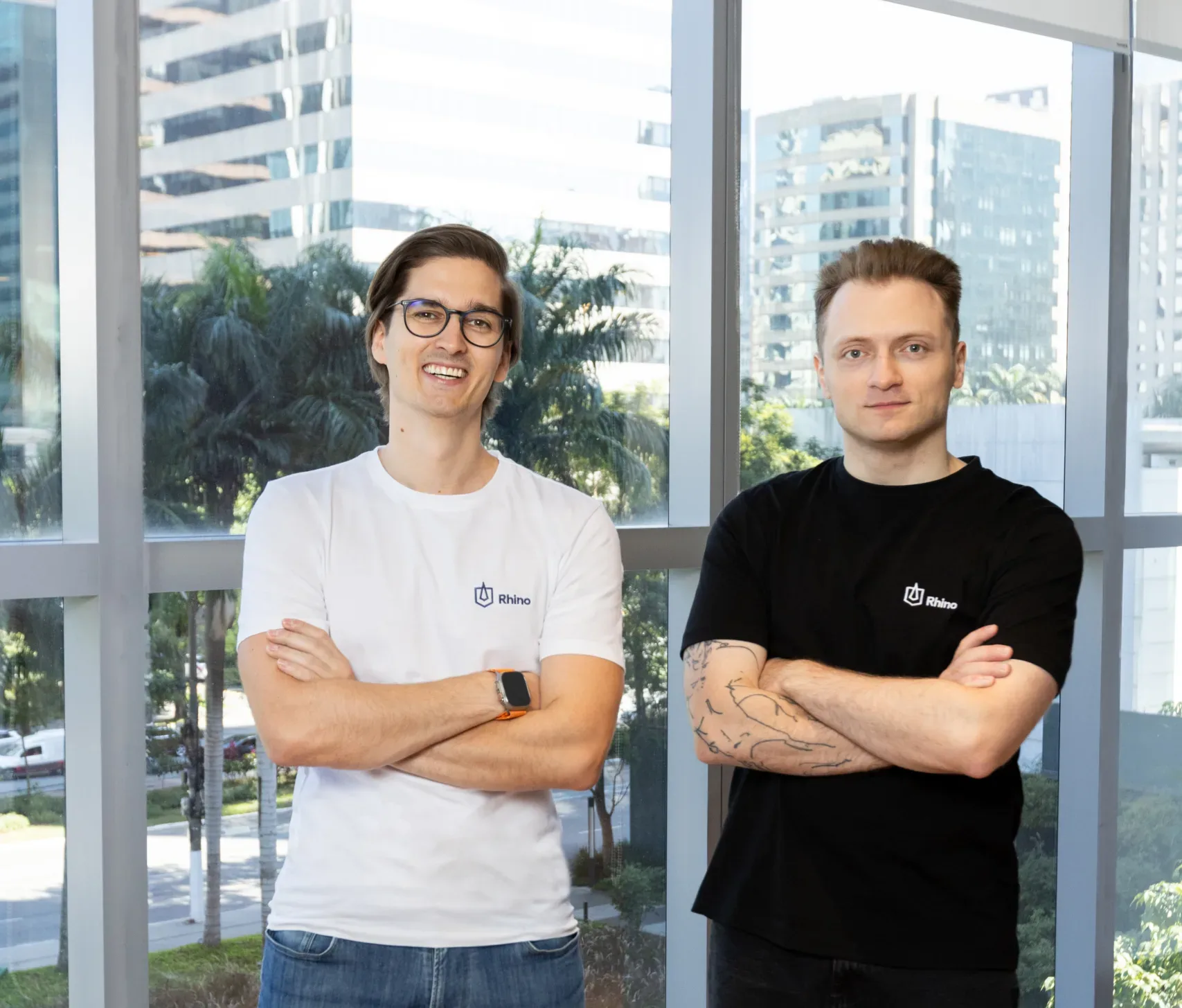 Daniil Sergunin, CEO e cofundador da-Rhino (à esq.), e Alexander Karbankov, cofundador e CPO da Rhino