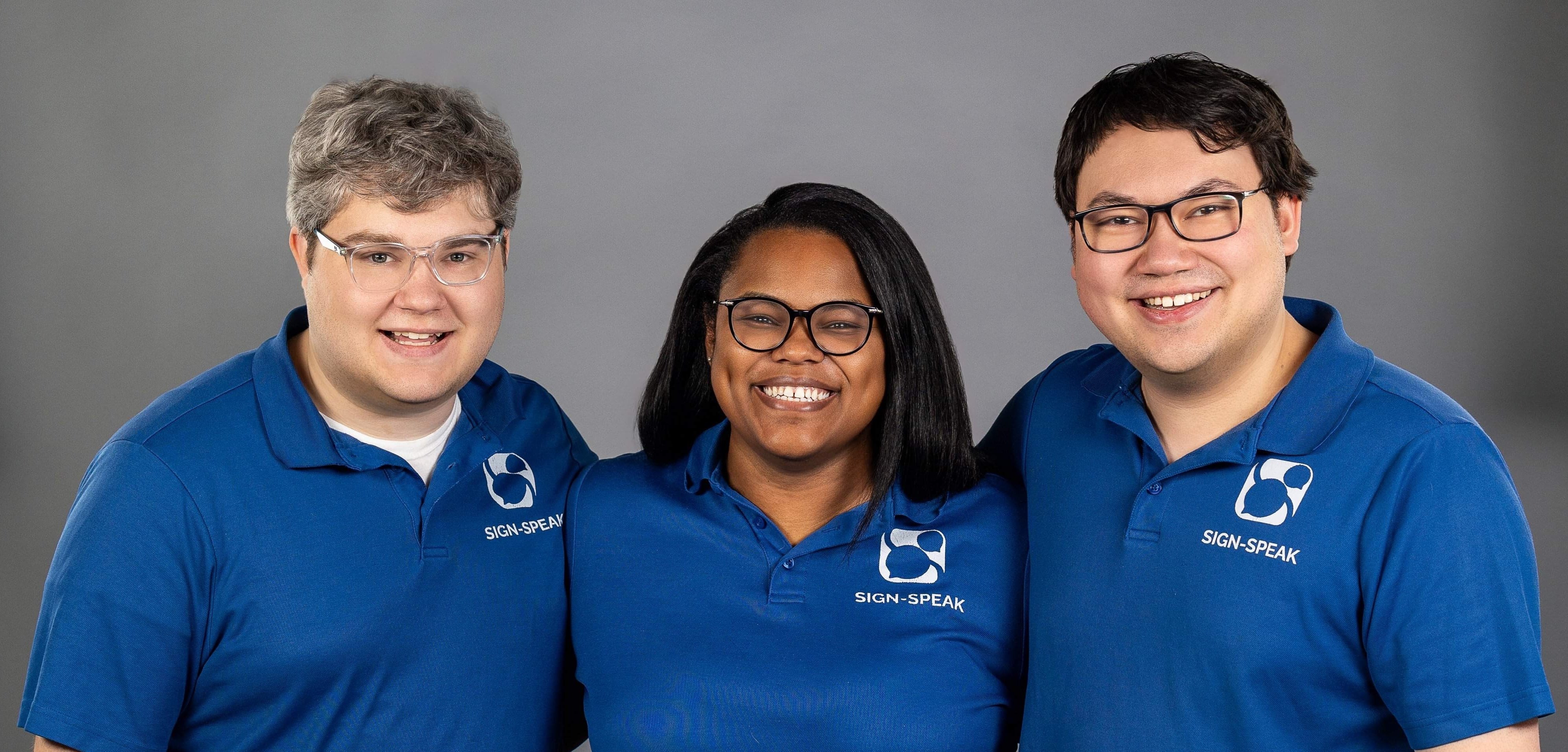 Nikolas Kelly (CPO), Yami Payano (CEO) e Nicholas Wilkins (CTO) da Sign-Speak