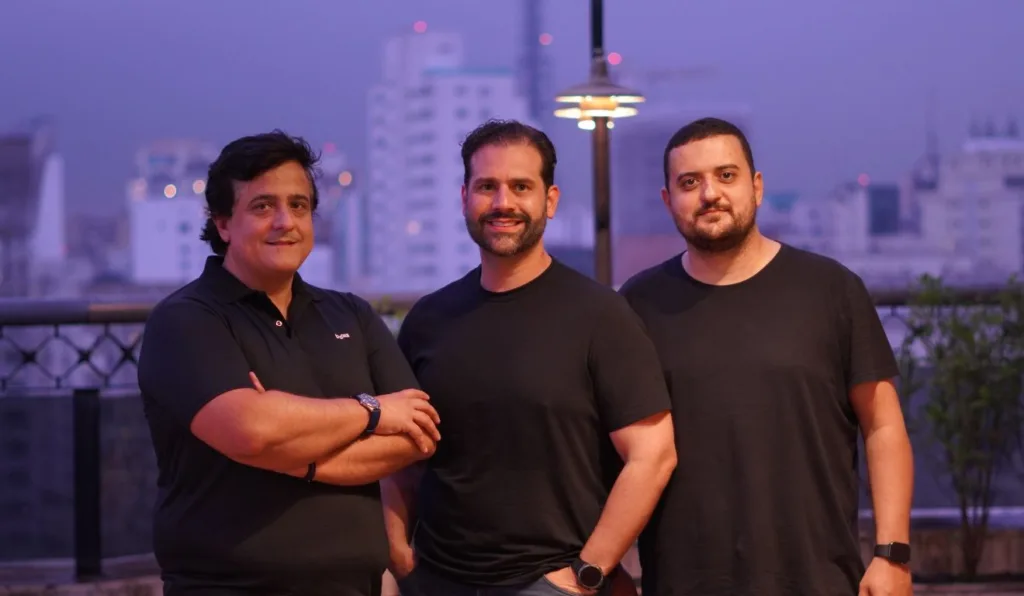 Liderança da Bloxs: Gustavo Strauch (COO), Felipe Souto (CEO) e Eliel Simoncelo (CTO). Foto: Divulgação Liderança da Bloxs: Gustavo Strauch (COO), Felipe Souto (CEO) e Eliel Simoncelo (CTO). Foto: Divulgação