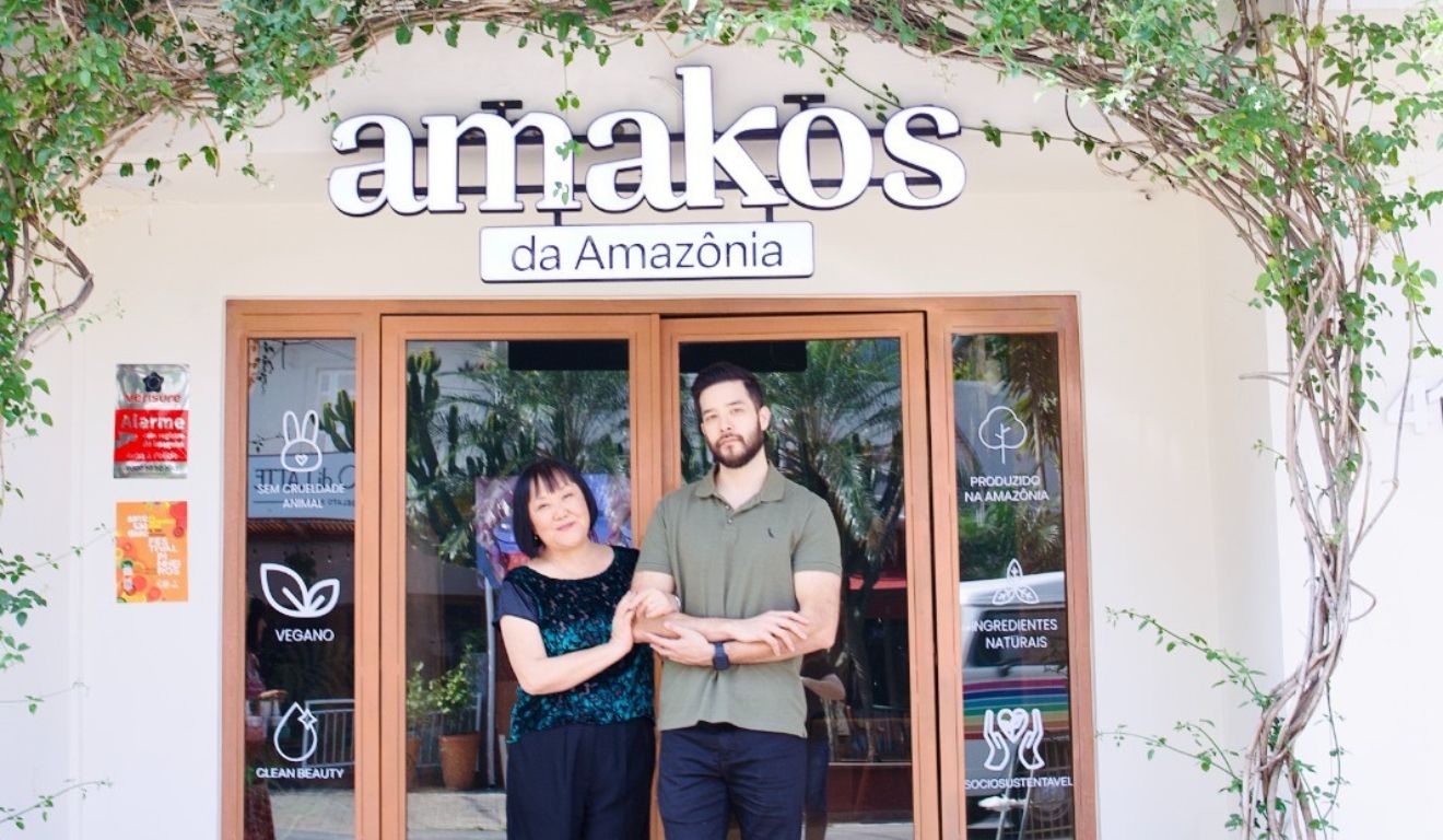 Fundadores da Amakos: Soon Hee Han e Yuri Han