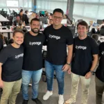 Founders da Yooga (o CEO Vinicius ao centro) e da Kuppi juntos na sede da Yooga em Vitória/ES | Divulgação