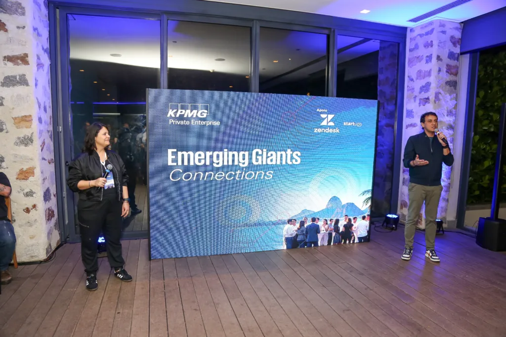 Carolina de Oliveria (à esq.) e Diogo Garcia, da KPMG, durante o Emerging Giants Connections no Web Summit Rio 2025 Carolina de Oliveria (à esq.) e Diogo Garcia, da KPMG, durante o Emerging Giants Connections no Web Summit Rio 2025