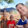 Eduardo Lins, autor do livro 'Inquietação Empreendedora', durante voluntariado