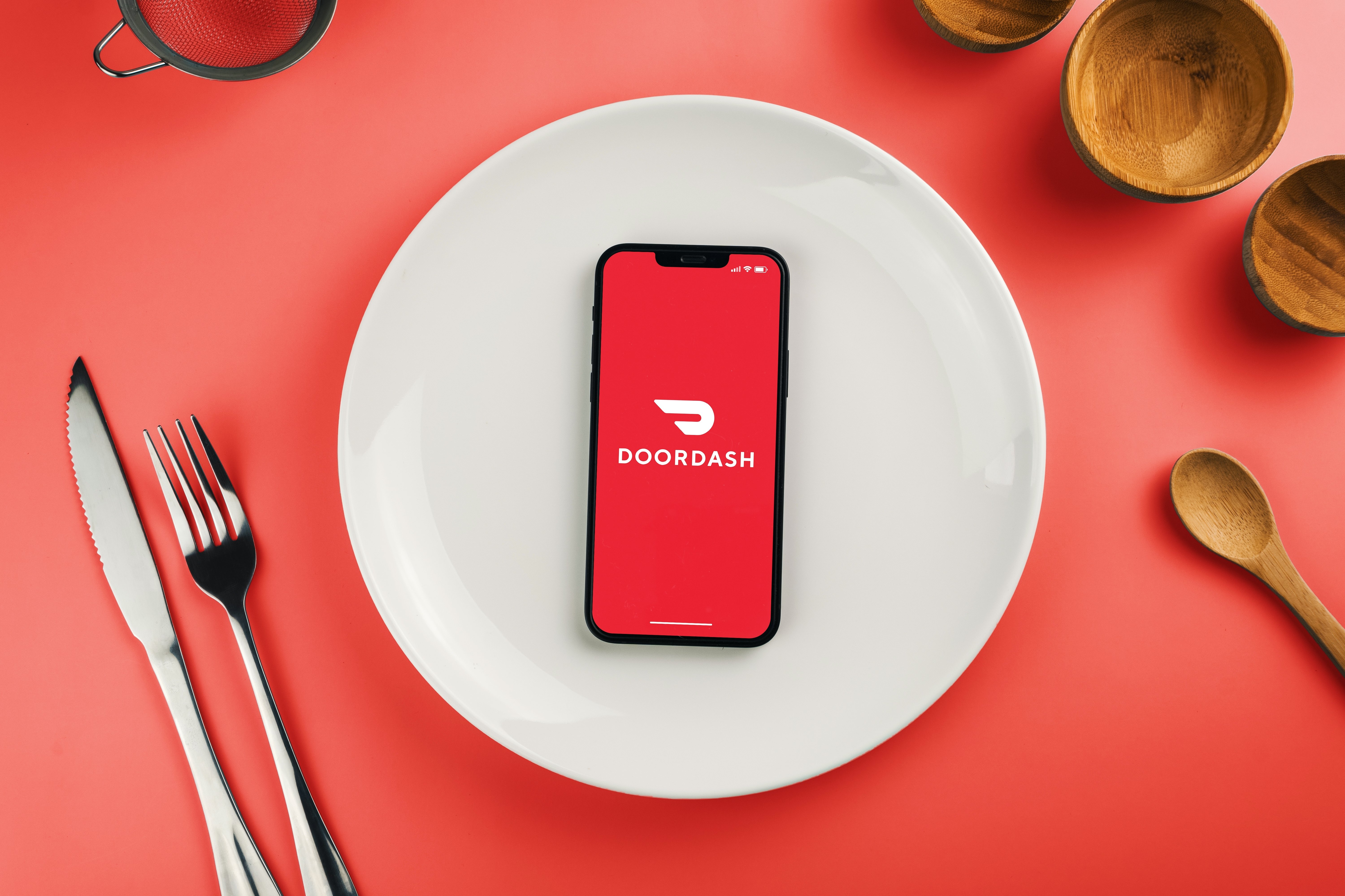 DoorDash compra Deliveroo e SevenRooms | Foto: Shutterstock