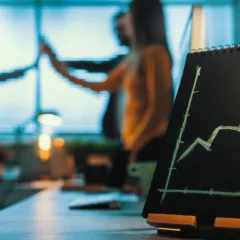 IA aumenta a produtividade por colaborador, mostra estudo | Foto: Canva
