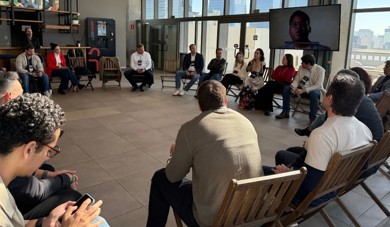 Participantes do Café com CTO's acompanharam as discussões sobre compliance, inteligência artificial e fraudes — com espaço aberto para perguntas e reflexões do público