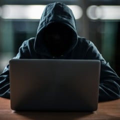 Hackers responsáveis pelo ataque teriam convertido valor em cripto | Foto: Canva