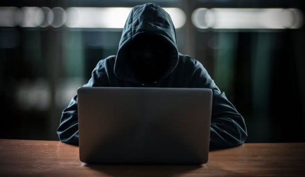 Hackers responsáveis pelo ataque teriam convertido valor em cripto | Foto: Canva