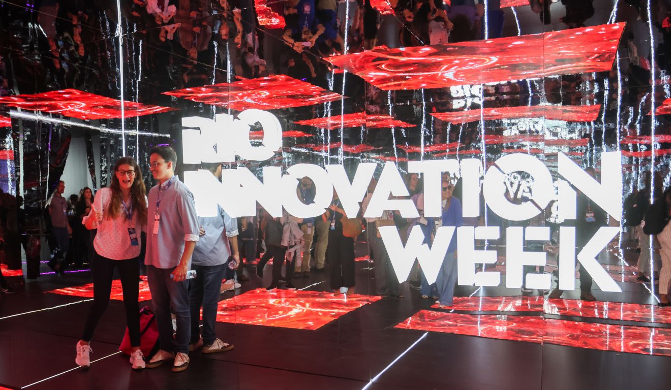 Instalação artística no túnel de entrada ao Rio Innovation Week Z Foto: Divulgação
