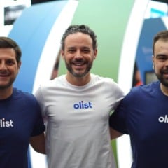 Raphael Levi, cofundador da Flip (à esq.), Tiago Dalvi, fundador e CEO da Olist e Gustavo Traballe, cofundador da Flip