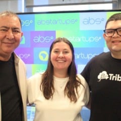 Lindomar Góes, presidente da ABStartups, junto da CEO, Cláudia Schulz, e o CFO, Waldir Souza Junior