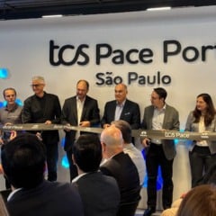 Executivos cortaram a faixa simbólica de inauguração durante o evento realizado nesta terça-feira (30), na Vila Olímpia, em São Paulo