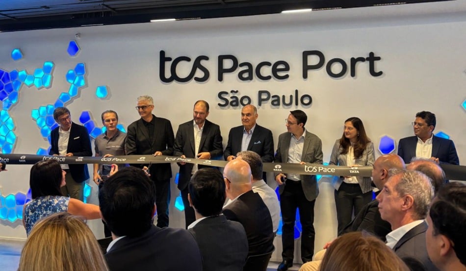 Executivos cortaram a faixa simbólica de inauguração durante o evento realizado nesta terça-feira (30), na Vila Olímpia, em São Paulo