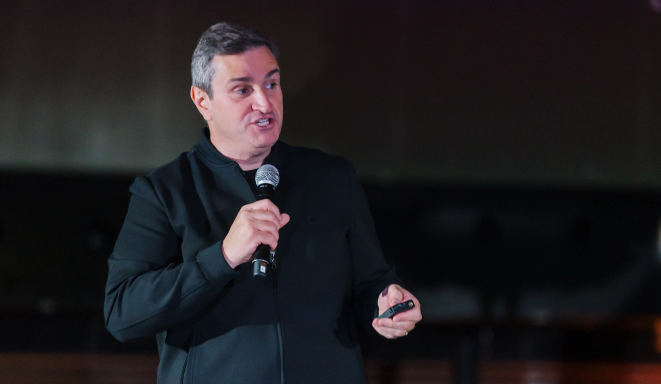Junior Borneli, da StartSe, durante o Zoop Summit 2025 | Foto: divulgação
