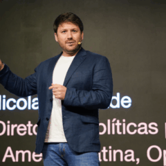 Nicolas Andrade, Diretor de Políticas Públicas e Parcerias para América Latina da OpenAI, durante apresentação no DevDay São Paulo