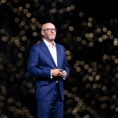 Evan Goldberg, fundador e EVP da NetSuite, no palco do SuiteWorld 2025 | Foto: divulgação