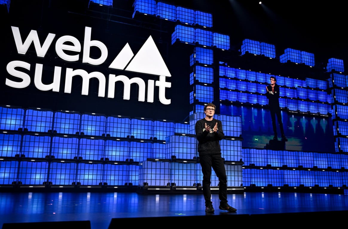 Paddy Cosgrave, durante a abertura do Web Summit Lisboa 2025 | Foto: divulgação Paddy Cosgrave, durante a abertura do Web Summit Lisboa 2025 | Foto: divulgação