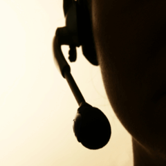 Call Center (Imagem: Canva)