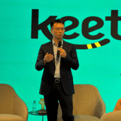 Tony Qiu, presidente de operações internacionais da Keeta, durante coletiva com a imprensa