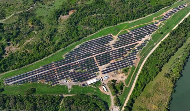 Usina solar fotovoltaica de 5 megawatts (MW) de potência foi instalada em Santa Cruz, na Zona Oeste do Rio | Foto: Divulgação