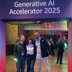 Gustavo Lucchetti, Elisa Mussumeci e Gabriel Renault, da Dharma, no AWS re:Invent 2025 | Foto: Divulgação