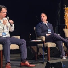 Cassiano Dias, vice-presidente da Mastercard para Servi&ccedil;os de Varejo e Digital, e Cesario Martins, CEO da Zoop, durante a NRF em Nova York | Foto: Divulga&ccedil;&atilde;o