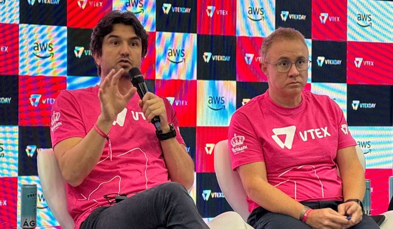 Geraldo Thomaz e Mariano Gomide de Faria, cofundadores da VTEX, durante coletiva de imprensa no VTEX Day