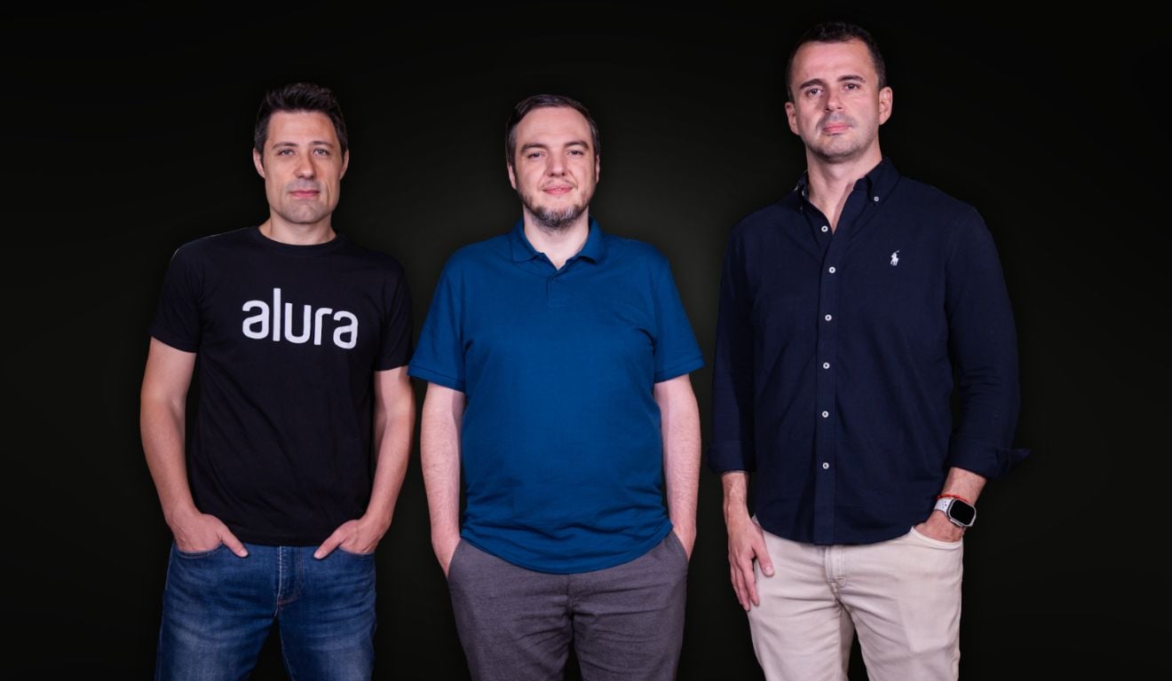 Maurício Aniche, ao lado de Sérgio Lopes e Leonardo Secundo, da Alura