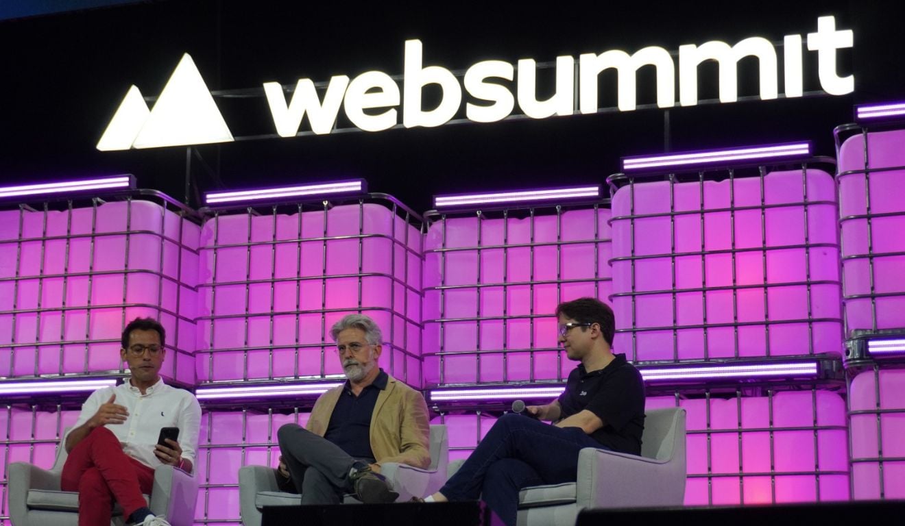 Palestra feita durante o Web Summit Rio 2026