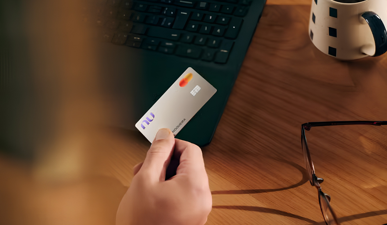 De olho no cliente de média renda, Nubank lança tier Croma