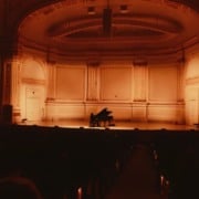 Cameron Winter em sua apresentação no Carnegie Hall | Foto: divulgação Cameron Winter em sua apresentação no Carnegie Hall | Foto: divulgação